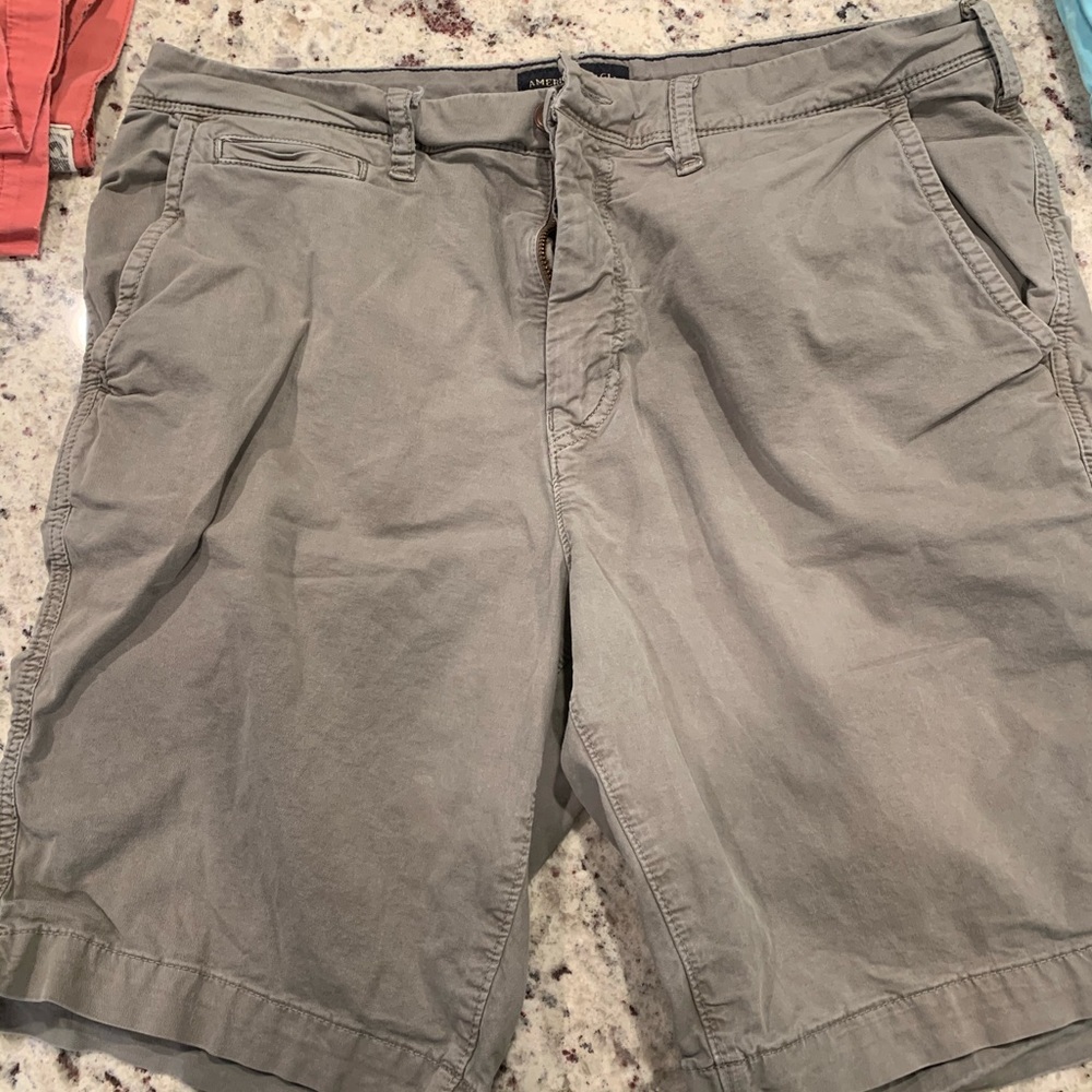 American Eagle Classic Length Shorts - 34